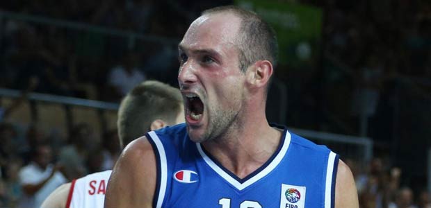 Marco Cusin – pivot della nazionale – torna sulla scena del basket cremonese, dopo aver rescisso il contratto con la Dinamo Sassari. - cusin-marco