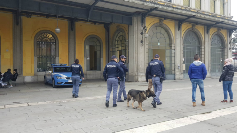 Stretta Sullo Spaccio Blitz Della Polizia In Stazione Con I Cani Antidroga Cremonaoggi